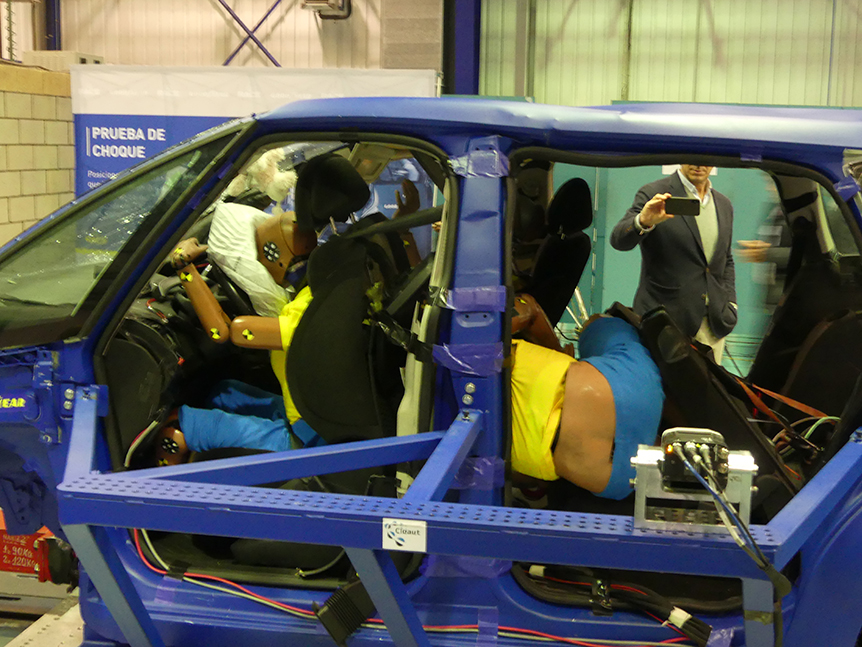 Crash test posiciones incorrectas al volante