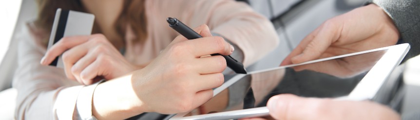 Si necesitas vender tu vehículo, cambiar el titular o hacer cualquier otro trámite administrativo, puedes encontrarte con que tiene una reserva de dominio. En el RACE te explicamos qué significa, por qué puede seguir activa y cómo quitarla paso a paso.