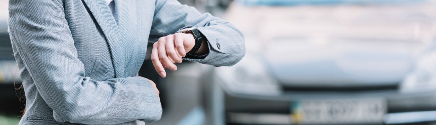 Cancelar o cambiar un seguro de coche no siempre es tan simple como parece: la ley establece plazos concretos para comunicar la baja y evitar la renovación automática de la póliza. Te explicamos qué dice la normativa, en qué casos puede cancelarse un seguro fuera de plazo y qué pasos conviene seguir para hacerlo correctamente.